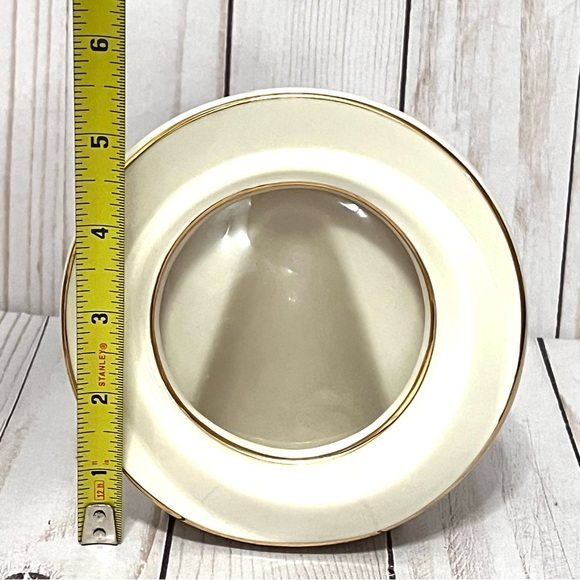 Lenox Ivory Porcelain Round Picture Frame with Gold Trim - Picture 5 of 7